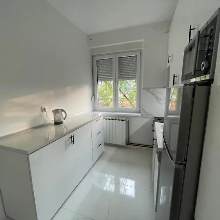 Modern & Cozy 2-bedroom Vacation In Lägenhet *