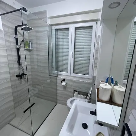 Modern & Cozy 2-bedroom Vacation In Lägenhet Sarajevo