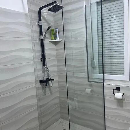 Modern & Cozy 2-bedroom Vacation In Lägenhet Sarajevo