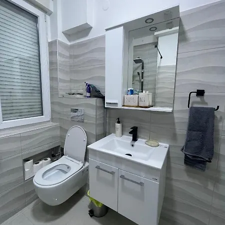 Modern & Cozy 2-bedroom Vacation In شقة *