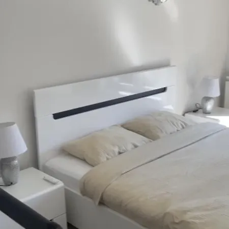 Apartmán Modern & Cozy 2-bedroom Vacation In *