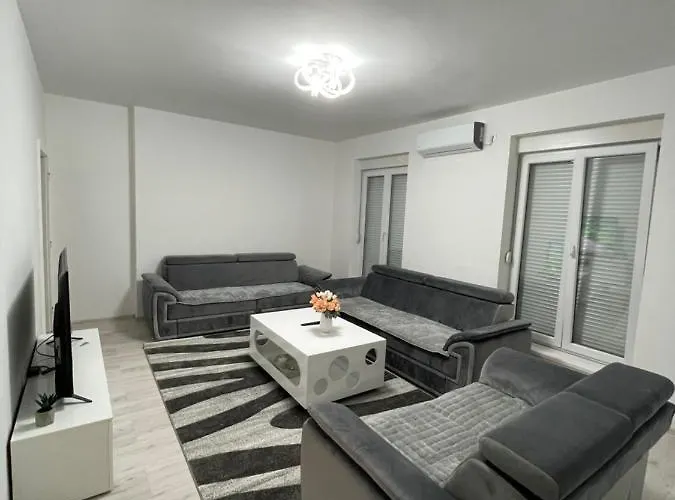 Modern & Cozy 2-bedroom Vacation In