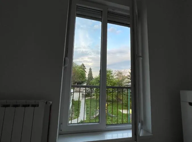 Modern & Cozy 2-bedroom Vacation In アパート