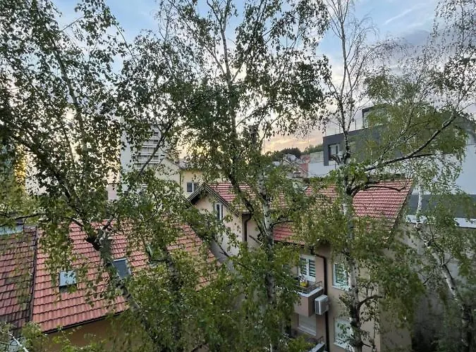 Modern & Cozy 2-bedroom Vacation In * サラエヴォ