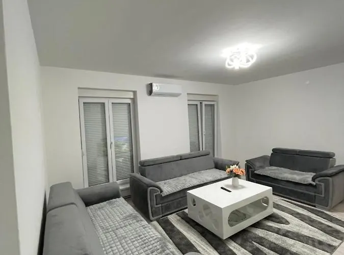 Modern & Cozy 2-bedroom Vacation In アパート *