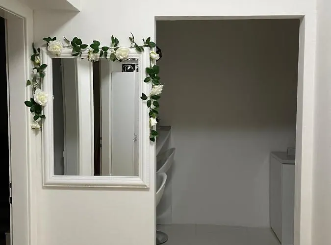 Modern & Cozy 2-bedroom Vacation In アパート サラエヴォ