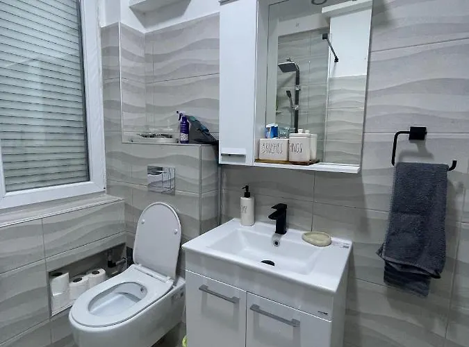 Modern & Cozy 2-bedroom Vacation In アパート *